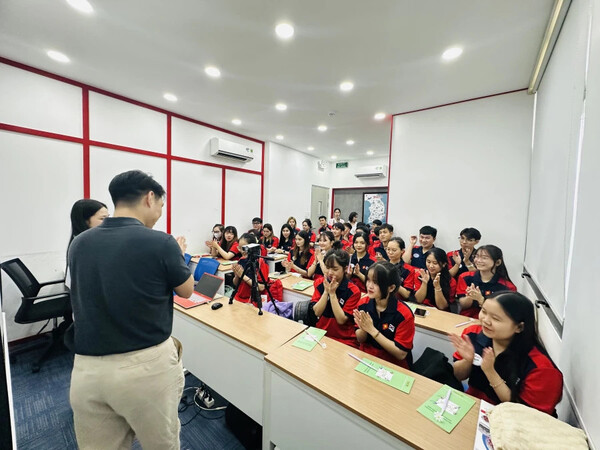 Học viên Trung tâm Du học Hàn Quốc Hiast Gặp gỡ Trường ĐH Joongbu 