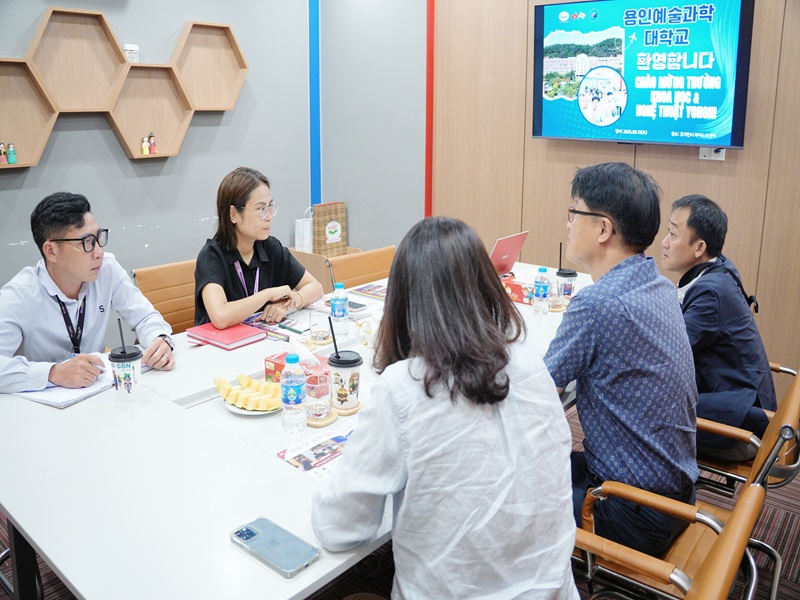Trường Khoa học Nghệ thuật Yongin đến thăm Du Học Hiast tháng 8.2025