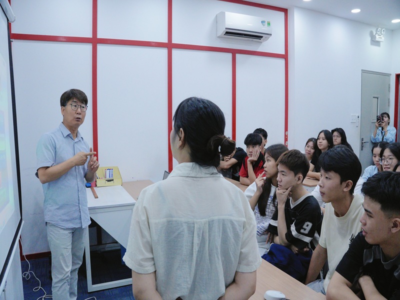 Trường Đại Học Quốc Gia Hanbat đến thăm Du Học Hiast tháng 9/2025