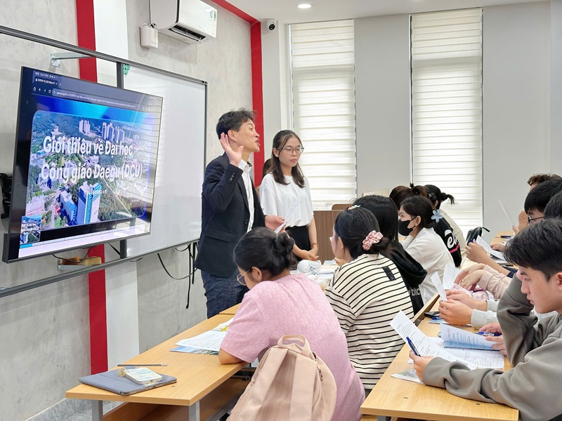 Trường Đại Học Daegu Catholic Gặp Gỡ Học viên du học Hiast tháng 11/2025