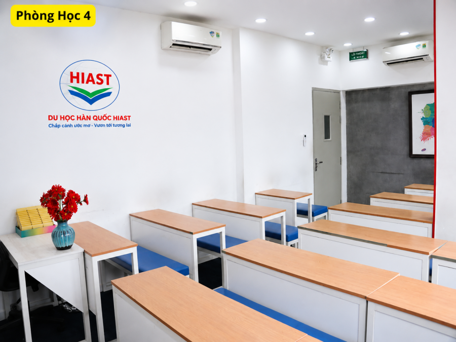 phòng học 4 hiast