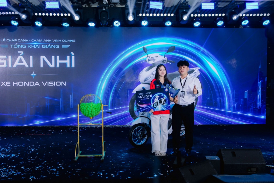 TRỌN VẸN KHOẢNH KHẮC RỰC RỠ TẠI TỔNG KHAI GIẢNG HIAST 2026