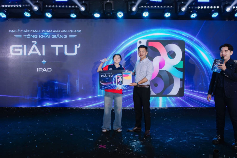 TRỌN VẸN KHOẢNH KHẮC RỰC RỠ TẠI TỔNG KHAI GIẢNG HIAST 2026