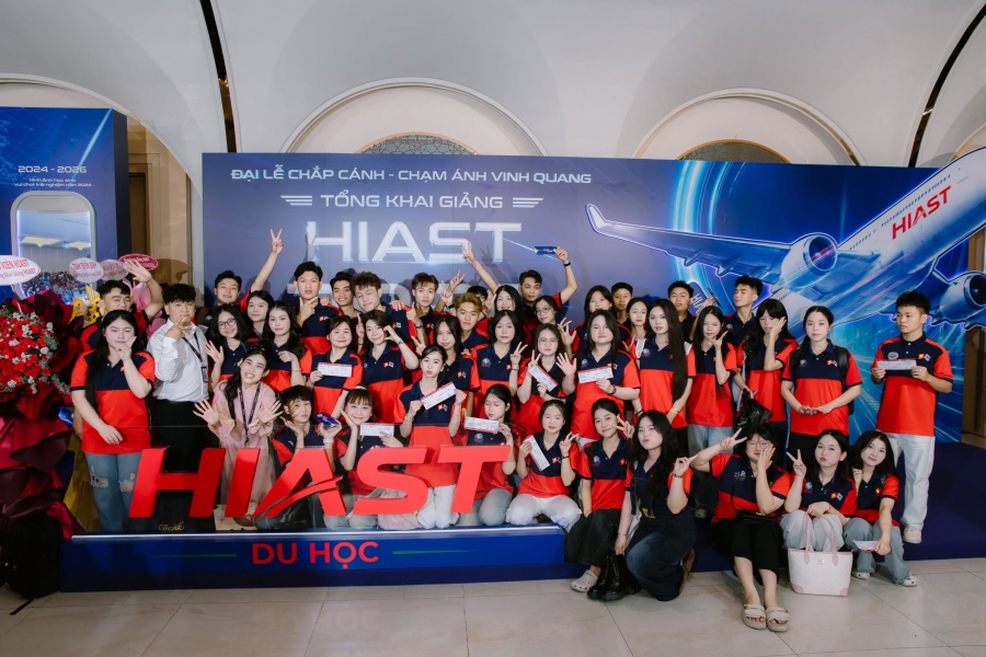 TRỌN VẸN KHOẢNH KHẮC RỰC RỠ TẠI TỔNG KHAI GIẢNG HIAST 2026