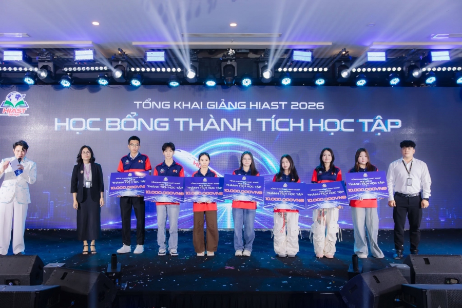 TRỌN VẸN KHOẢNH KHẮC RỰC RỠ TẠI TỔNG KHAI GIẢNG HIAST 2026