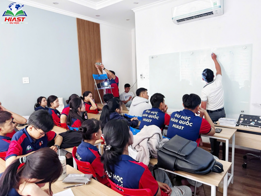 Chuyến công tác HIAST TP.HCM về Cần Thơ – Hướng dẫn hồ sơ Du học & tiệc gắn kết học viên 2K8