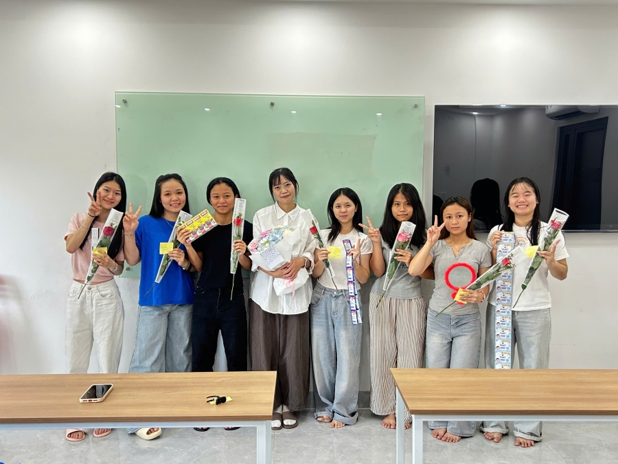Một ngày 20/10 thật đặc biệt bên thầy cô và học viên HIAST