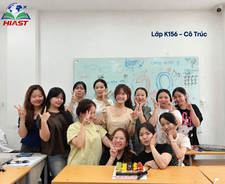 Một ngày 20/10 thật đặc biệt bên thầy cô và học viên HIAST