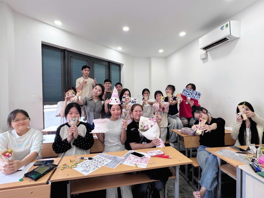 Một ngày 20/10 thật đặc biệt bên thầy cô và học viên HIAST