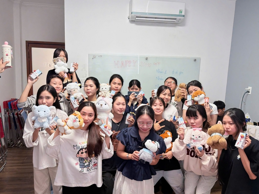 Một ngày 20/10 thật đặc biệt bên thầy cô và học viên HIAST