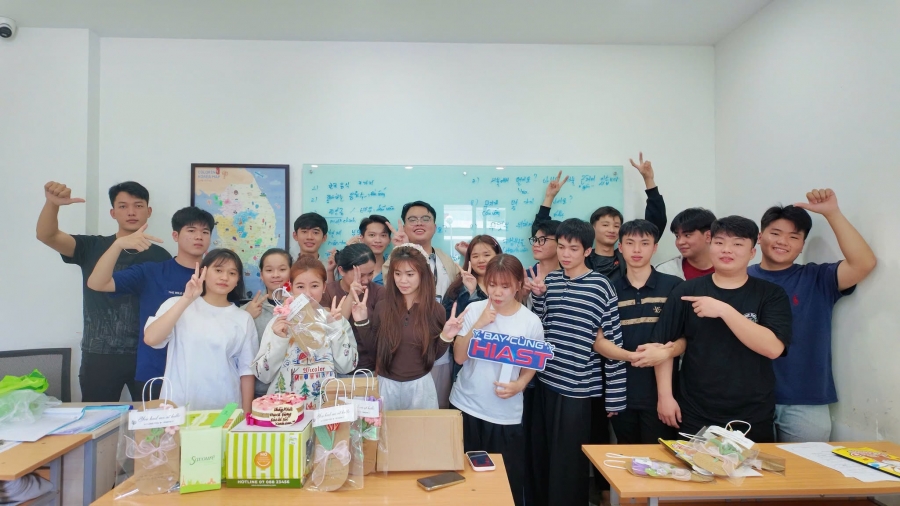 Một ngày 20/10 thật đặc biệt bên thầy cô và học viên HIAST