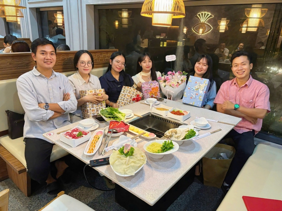 Một ngày 20/10 thật đặc biệt bên thầy cô và học viên HIAST