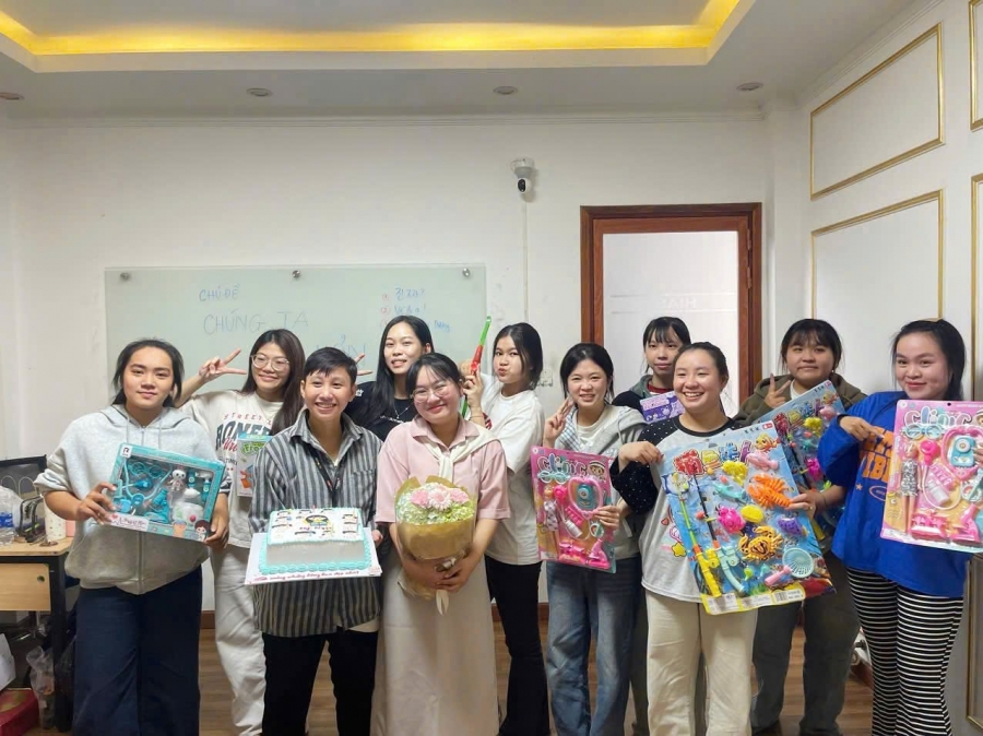 Một ngày 20/10 thật đặc biệt bên thầy cô và học viên HIAST