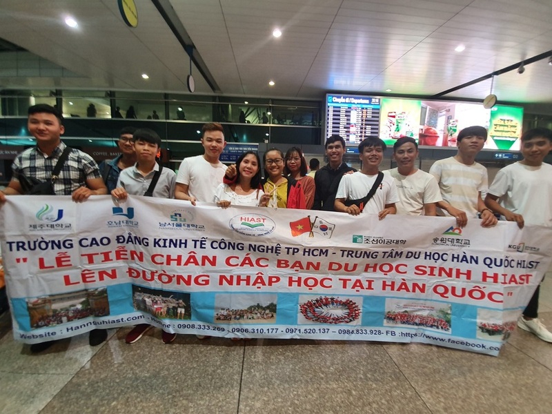 Tiễn học viên Du học Hiast tại sân bay bay đến Hàn Quốc ngày 14/6/2019